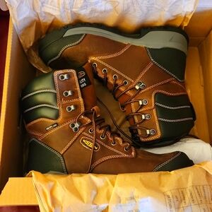 Keen 8" Utility Boot - Men's size 10 - brown and black